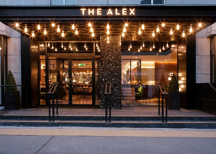 Отель The Alex 4*