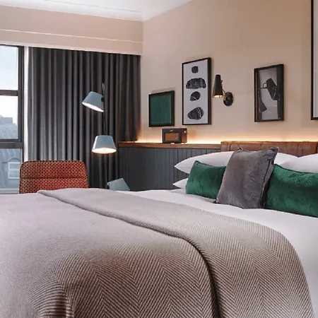 Hotel The Alex 4*